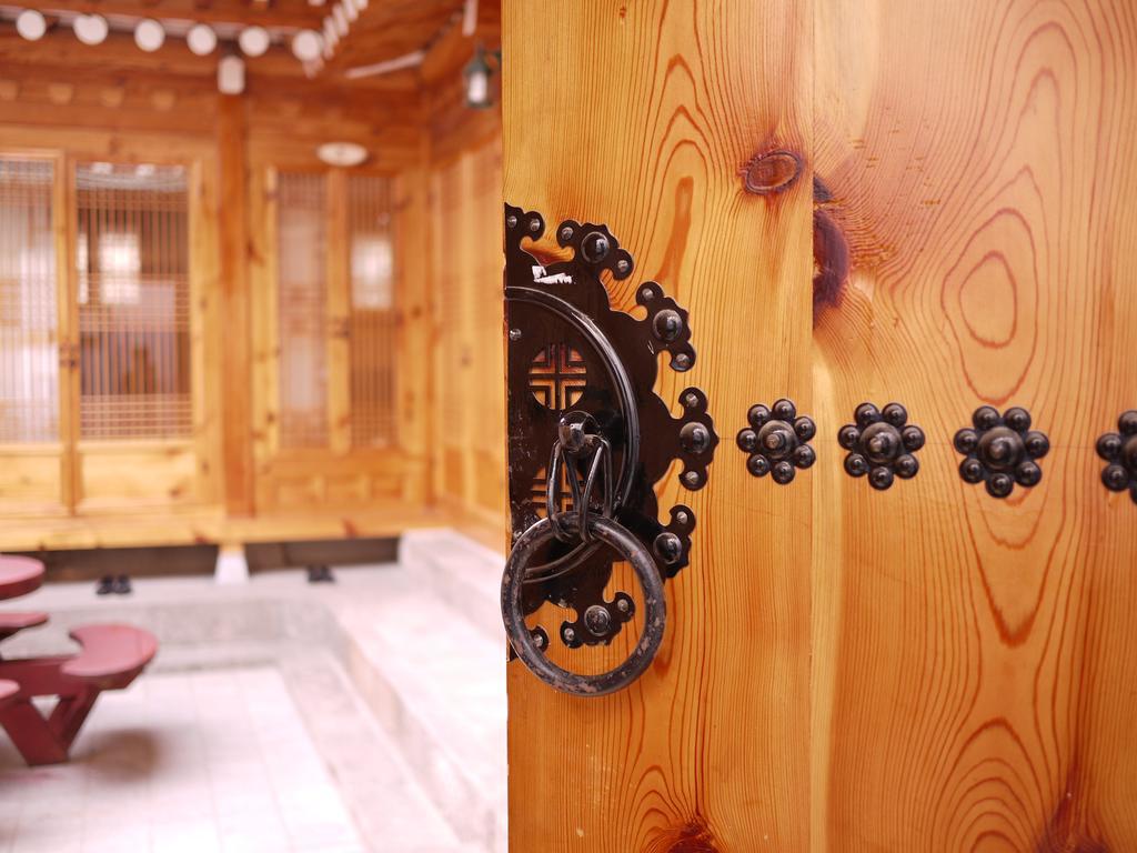 Haemil Hanok Guesthouse Сеул Экстерьер фото