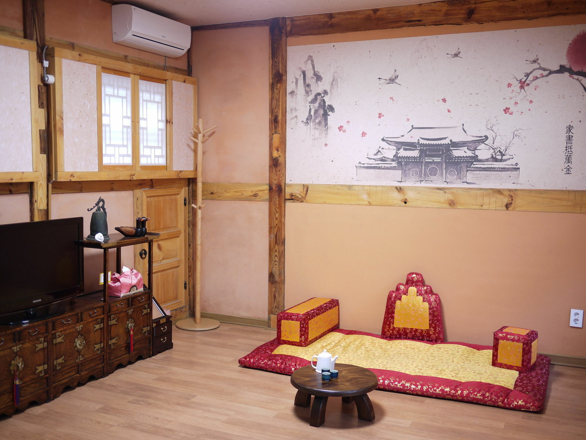 Haemil Hanok Guesthouse Сеул Экстерьер фото
