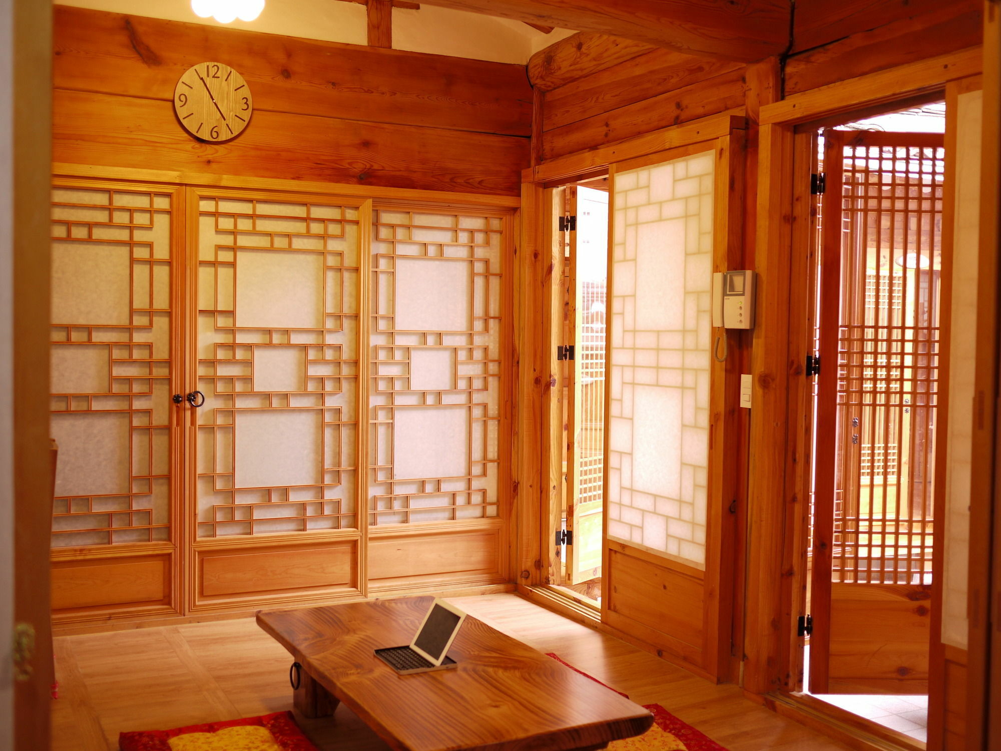 Haemil Hanok Guesthouse Сеул Экстерьер фото